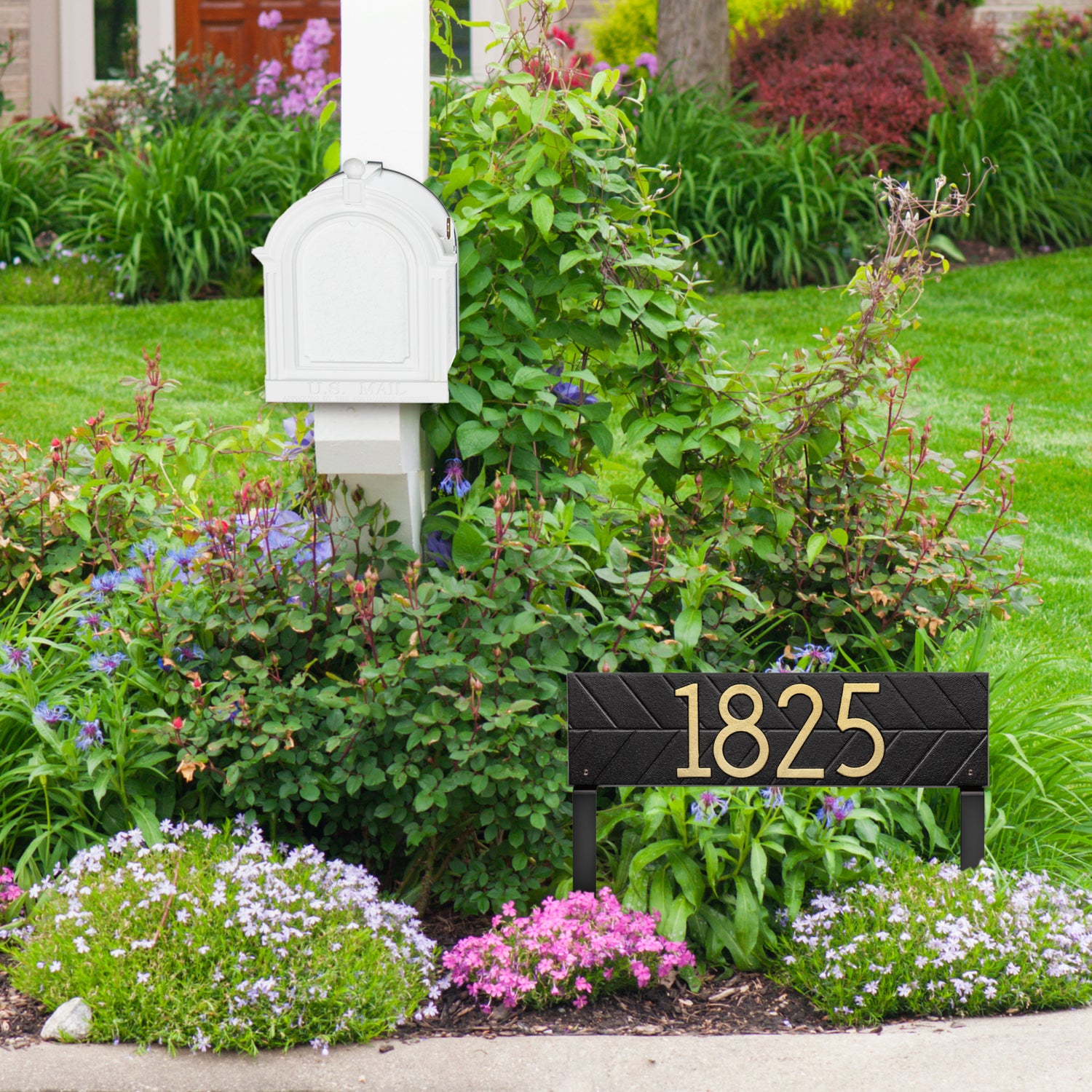 Herringbone Horizontal Plaque, Standard Lawn 1-line