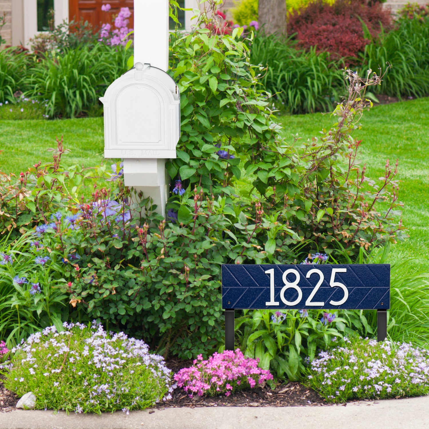 Herringbone Horizontal Plaque, Standard Lawn 1-line