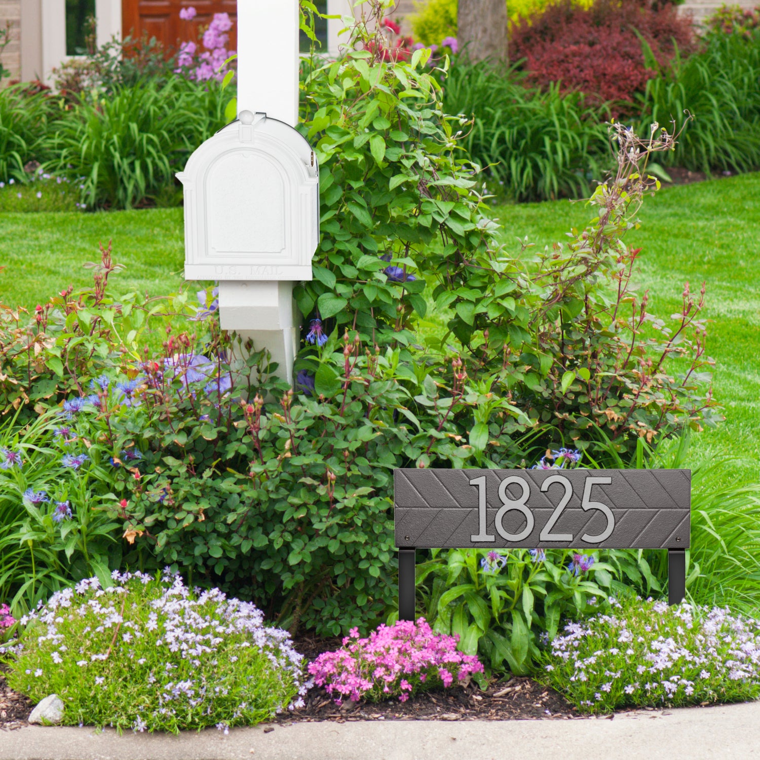 Herringbone Horizontal Plaque, Standard Lawn 1-line