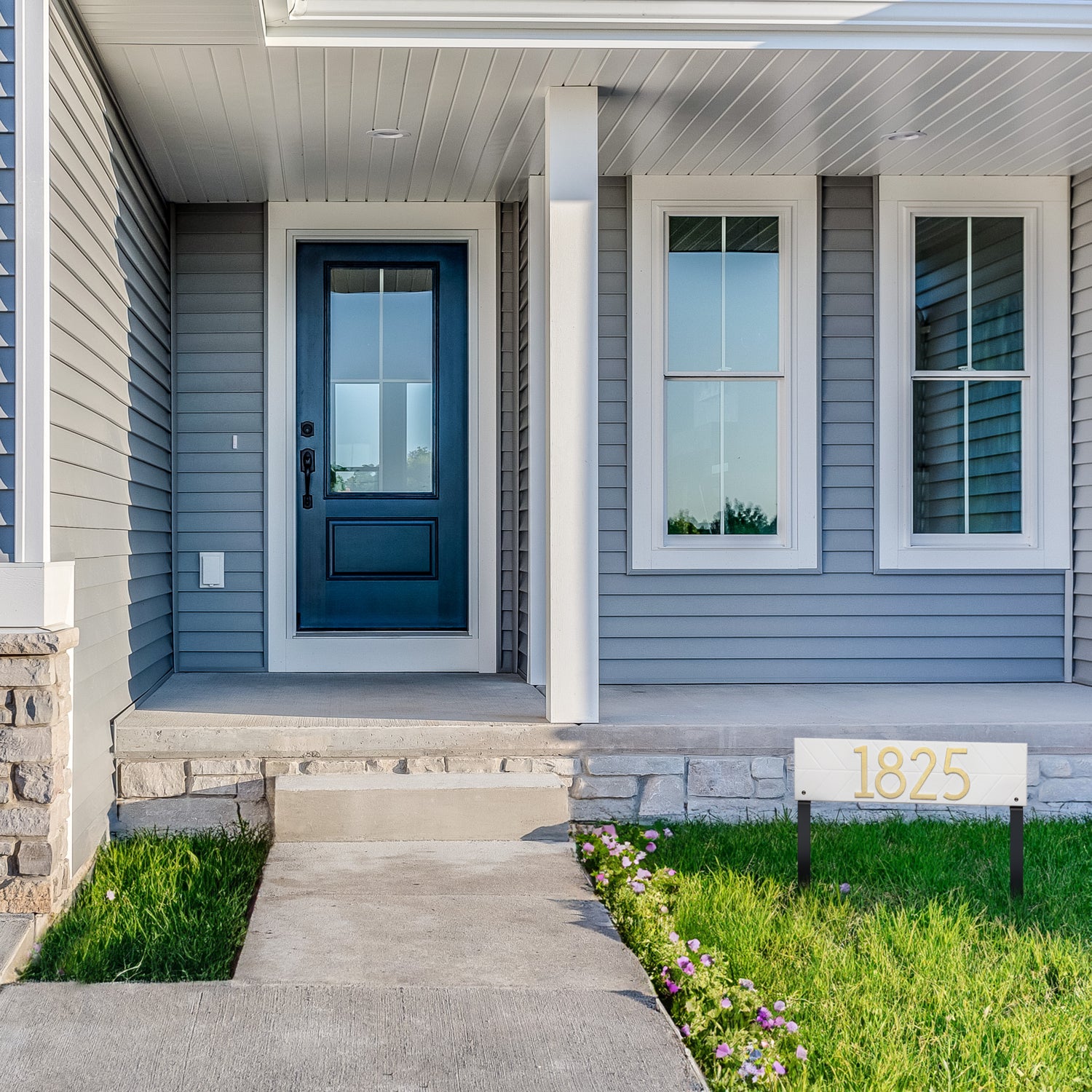 Herringbone Horizontal Plaque, Standard Lawn 1-line