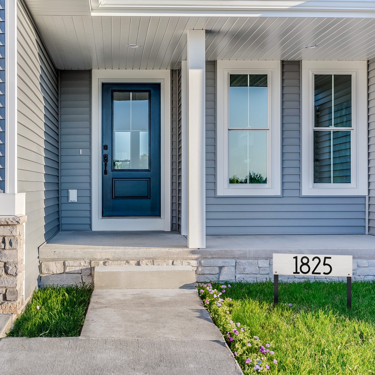 Herringbone Horizontal Plaque, Standard Lawn 1-line