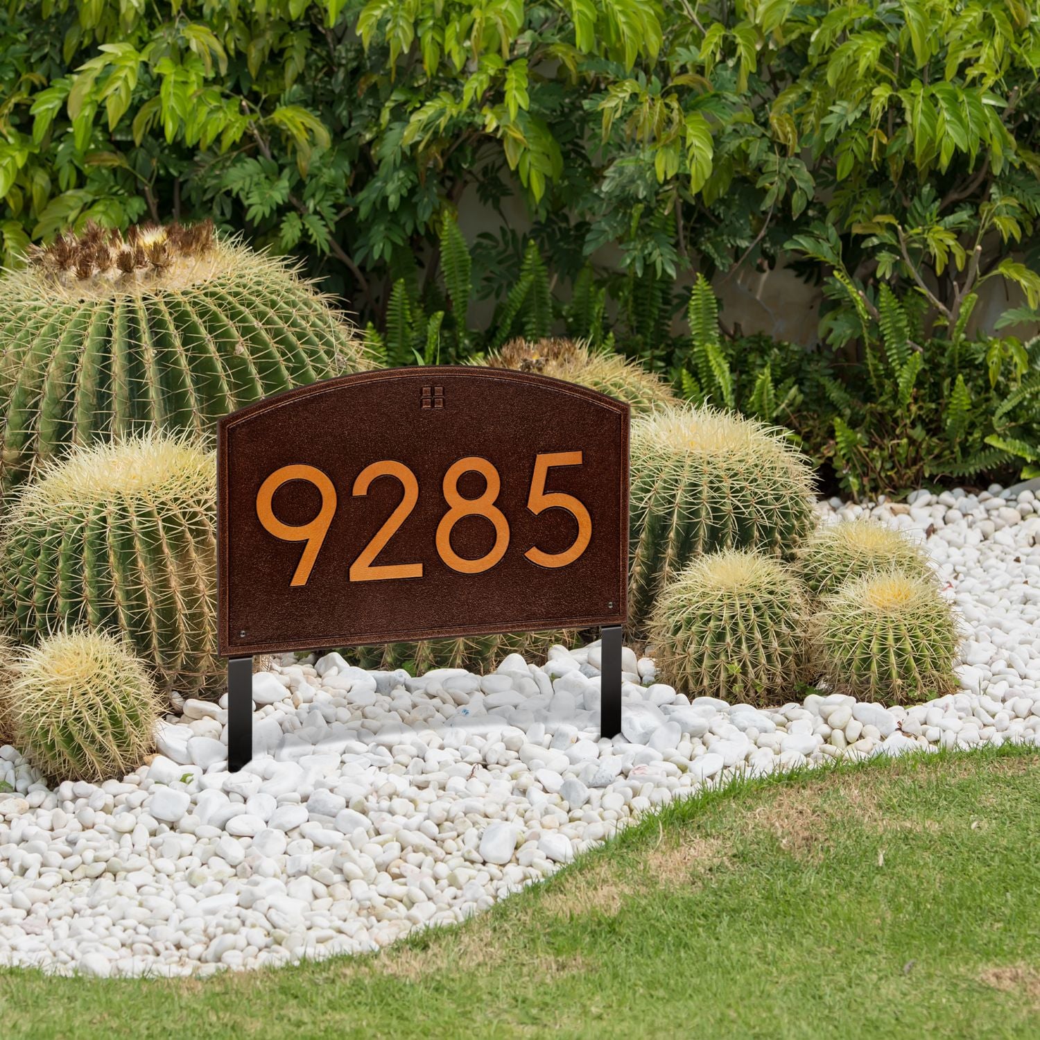 Cape Charles Modern Font Plaque - Estate Lawn 1-line