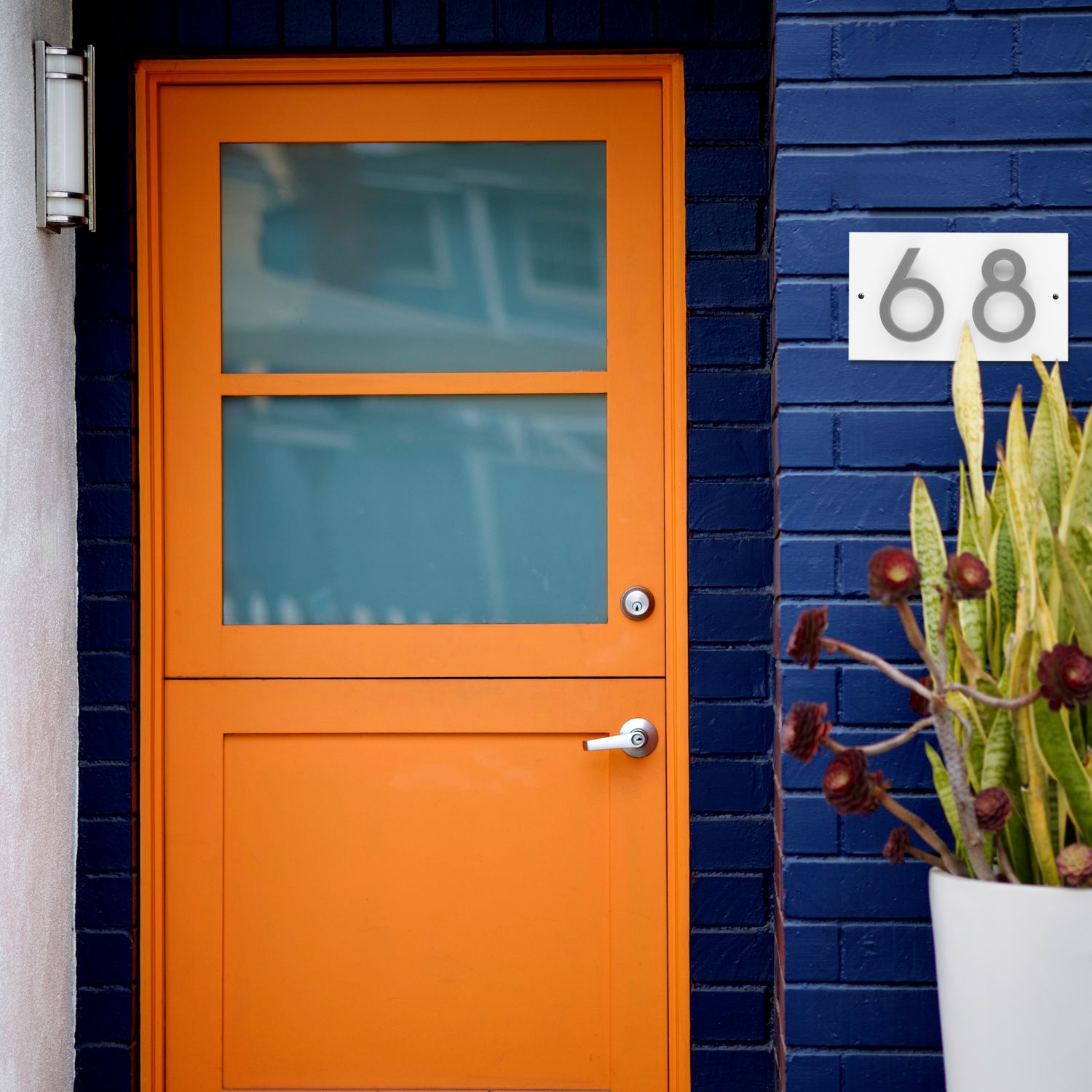 Modern Floating Standoff Plaque - 2 Number Horizontal